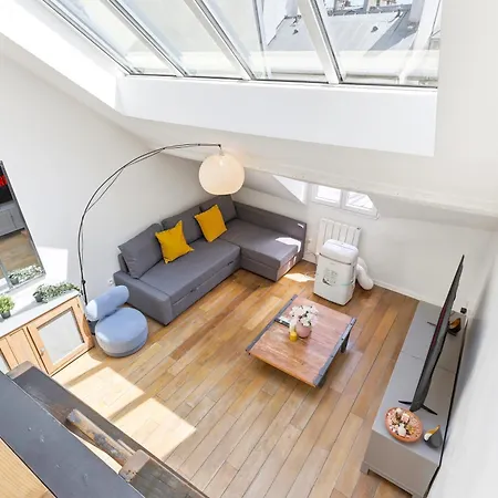 Bright 2br Flat With Mezzanine In Párizs